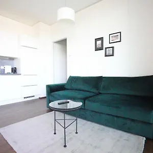 https://exclusive-condo-with-pool-and-terrace.vienna-besthotels.com